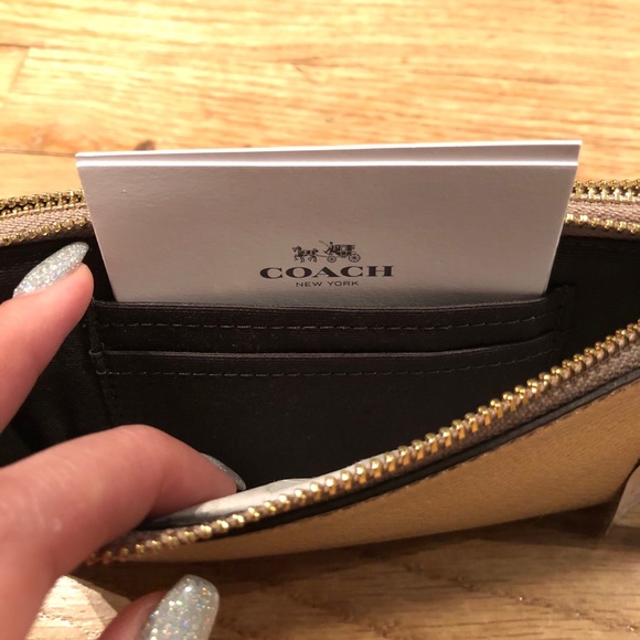 Coach wristlet/wallet - Picture 3 of 4